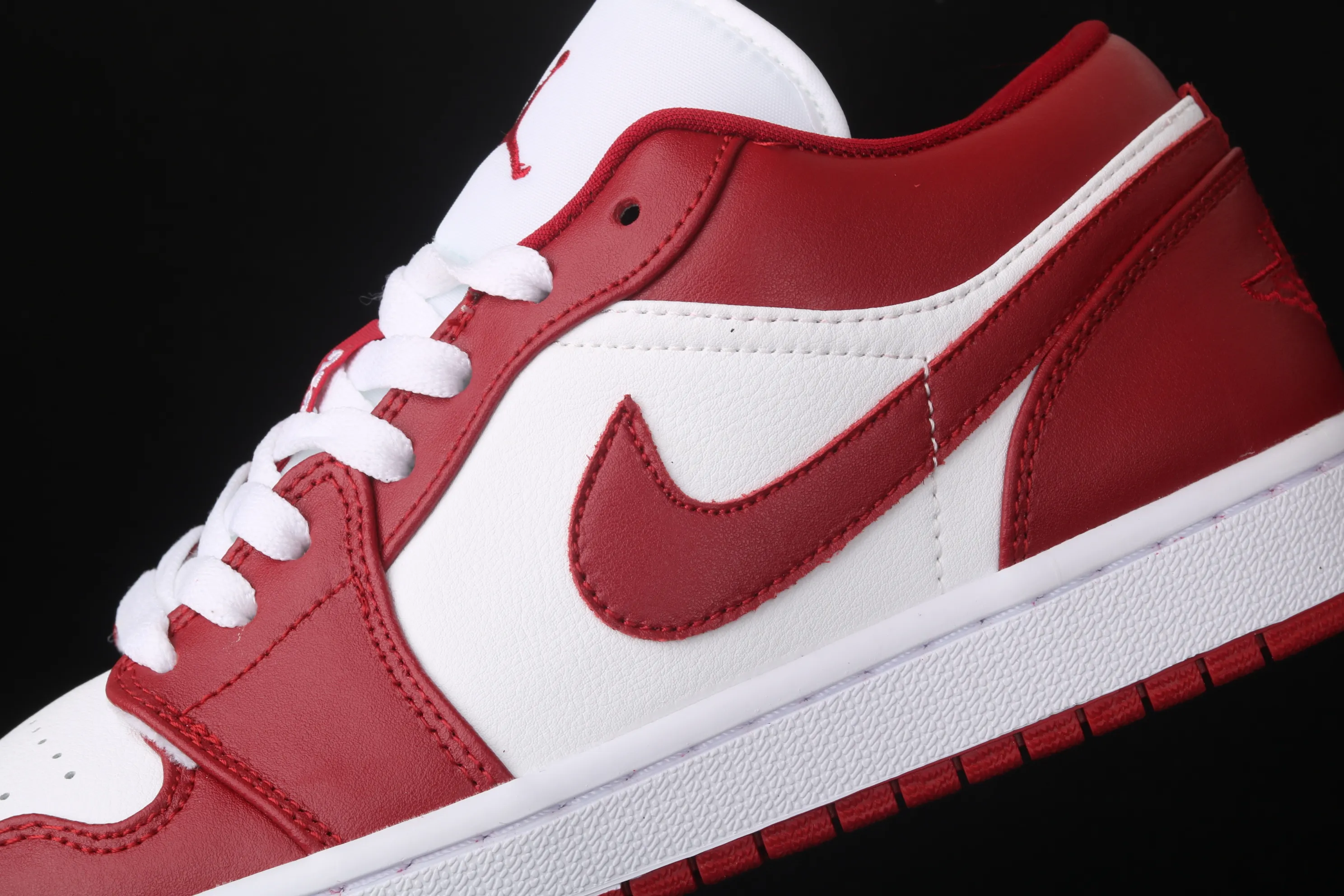 All categories Air Jordan Jordan series basketball shoes Air Jordan 1 Low New version Air Jordan 1 Low AJ1 Joe 1 low top leather white and red cultural and leisure sports sneakers 558553-611